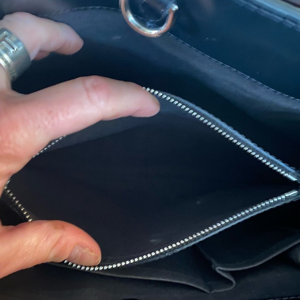 Auth Louis Vuitton blk epi‎ passy GM w/ silver hardware wallet keycase available - Picture 7 of 16